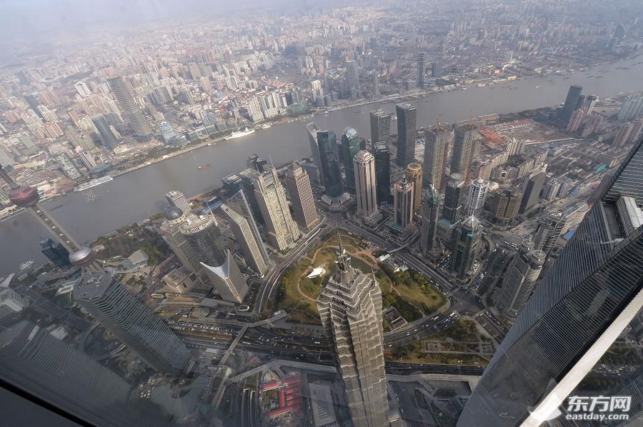 Shanghai : la plus haute tour de ville bient?t finie 