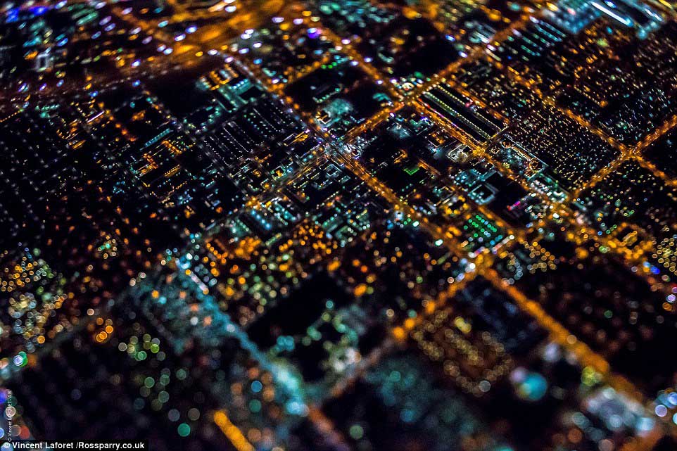 C'est beau, Las Vegas vu de nuit à 10 000 pieds d'altitude…