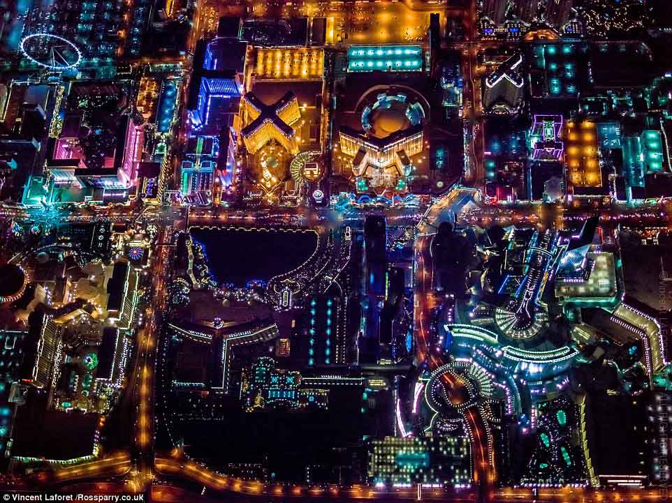 C'est beau, Las Vegas vu de nuit à 10 000 pieds d'altitude…