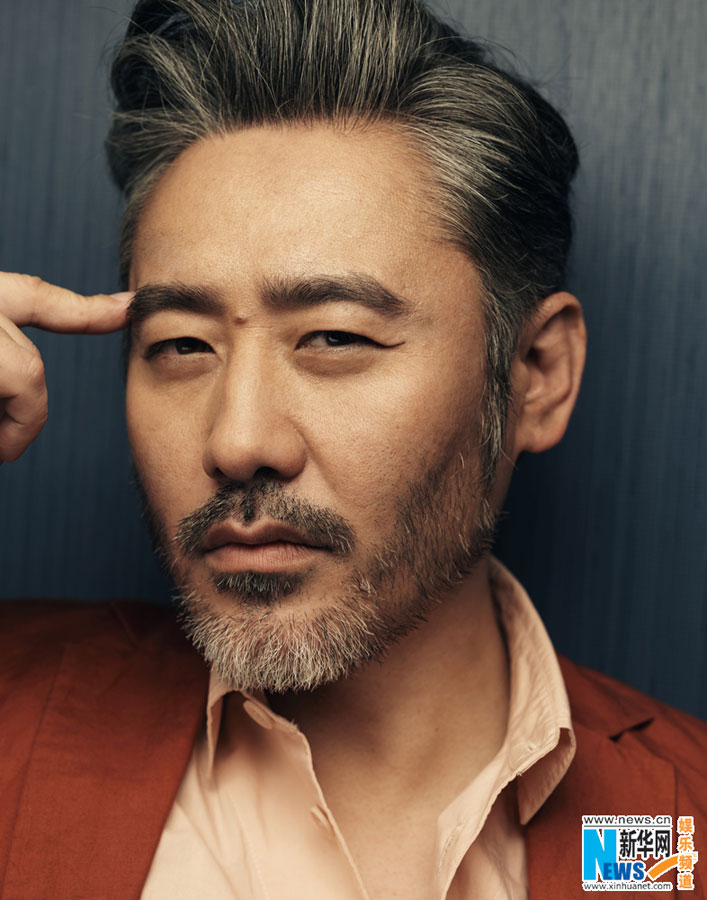 L'acteur chinois Wu Xiubo pose pour un magazine