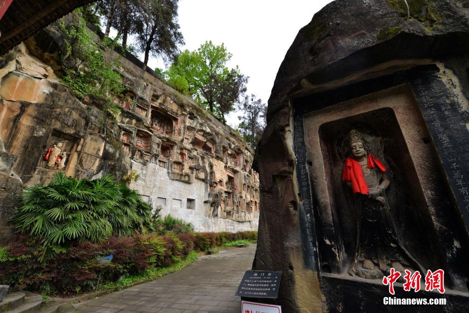 Des grottes bouddhiques millénaires dans le Sichuan