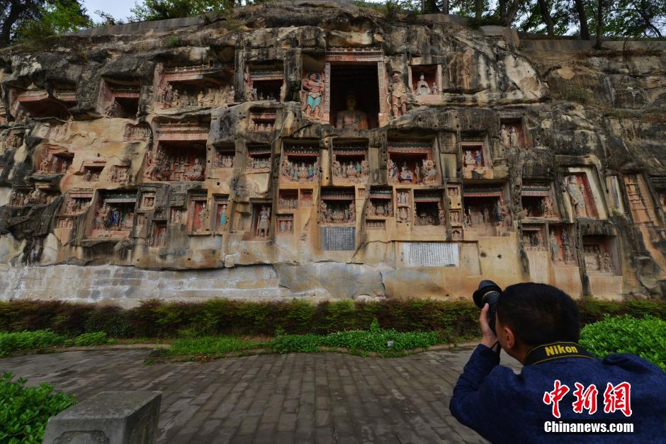 Des grottes bouddhiques millénaires dans le Sichuan