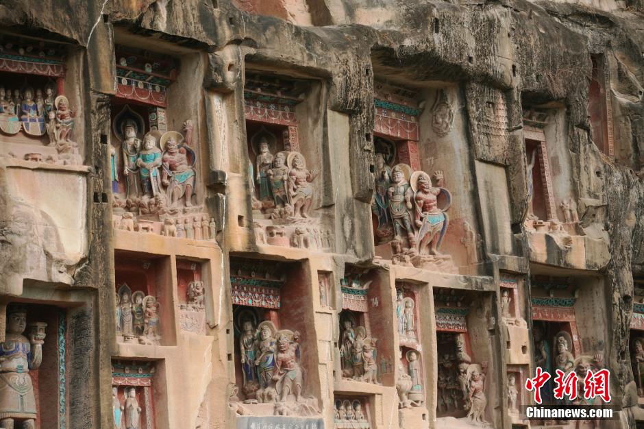 Des grottes bouddhiques millénaires dans le Sichuan