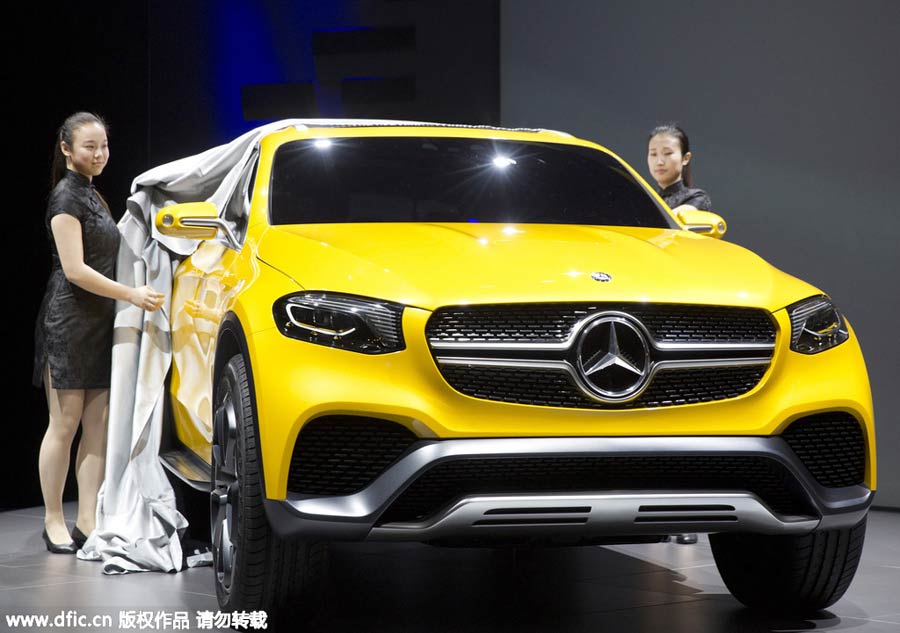 Mercedes Benz expose son GLC coupé à Shanghai, le dimanche 19 avril. Le 16e Salon international de l' automobile à Shanghai s'est ouvert lundi au National Exhibition and Convention Center de Shanghai. L'édition 2015 qui durera jusqu'au mercredi 29 avril, a pour thème ? l'innovation pour un renouvellement ?. [Photo/IC]