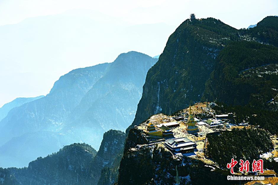 Le Mont Emei depuis le ciel