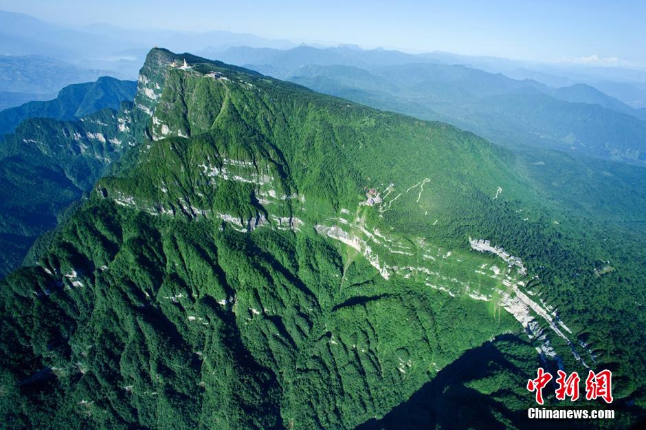 Le Mont Emei depuis le ciel