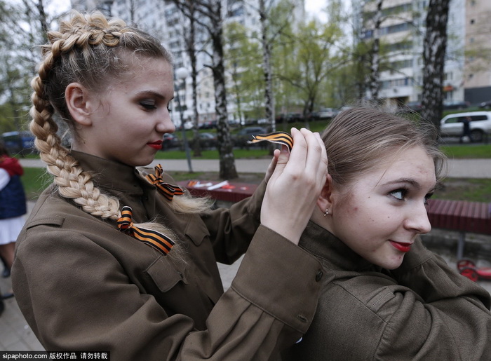 Flashmob dansant et chantant sur la Seconde Guerre mondiale à Moscou