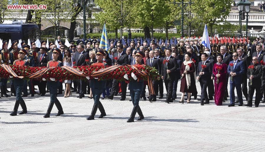 Le président chinois assiste au défilé du Jour de la Victoire en Russie, célébrant la victoire partagée avec Poutine