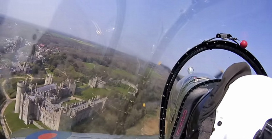 A 92 ans ans, elle reprend les commandes d'un avion 