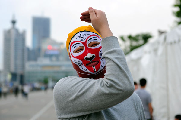 La 4e génération du ? face-kini ? regagne les plages de Chine