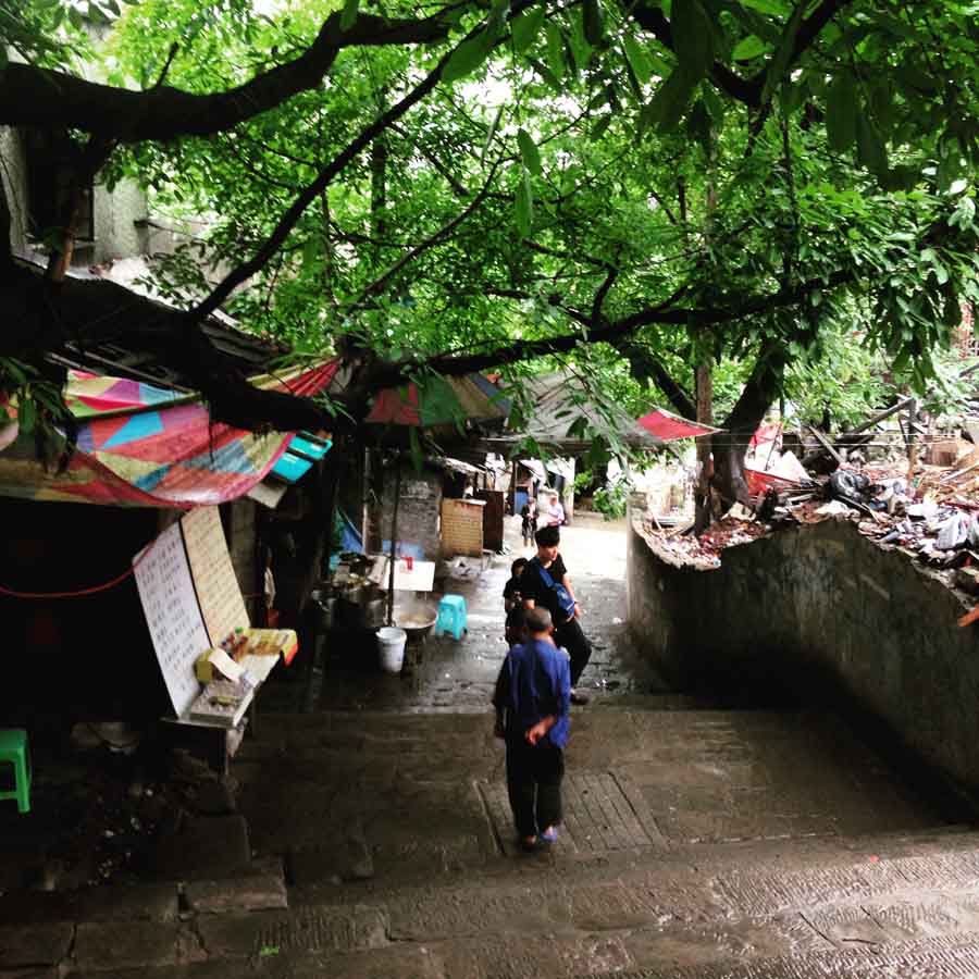 Promenade dans les 18 marches de Chongqing, au c?ur des ? bidonvilles ? de la vieille ville