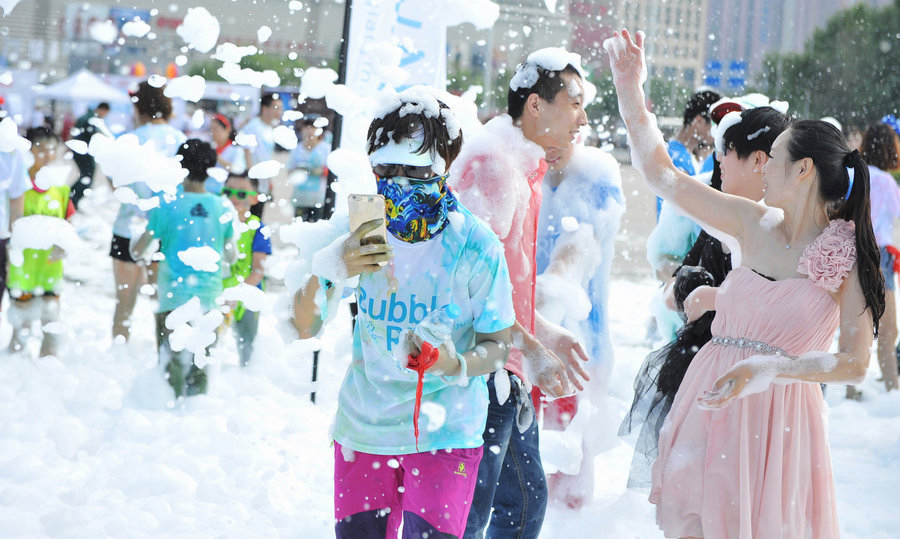 Fun à Shenyang pour l’organisation de la première Bubble Run