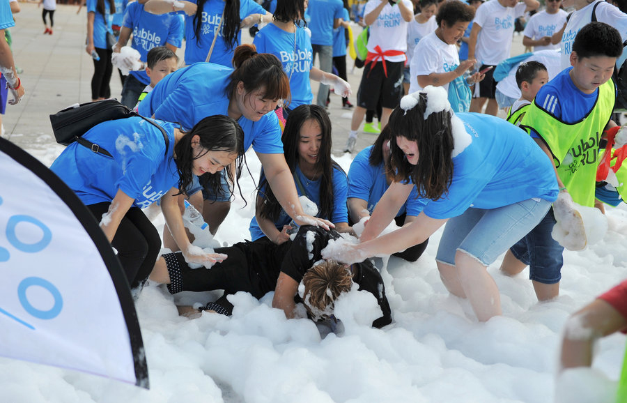 Fun à Shenyang pour l’organisation de la première Bubble Run