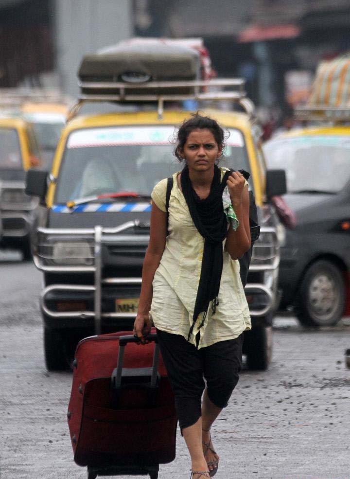 Grève des conducteurs de tricycles indiens contre un logiciel de réservation de taxis