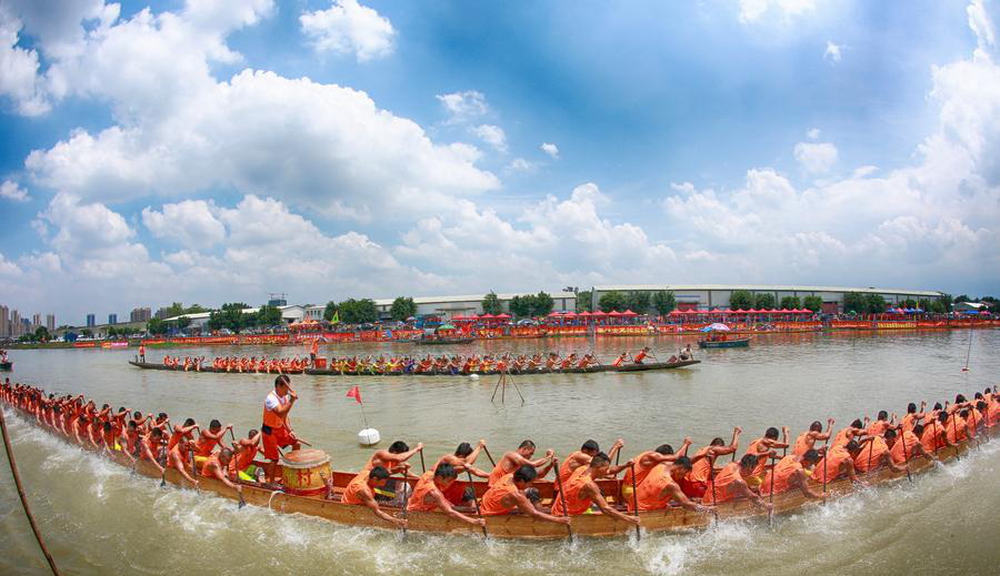 Guangdong : place à la Fête des bateaux-dragons 