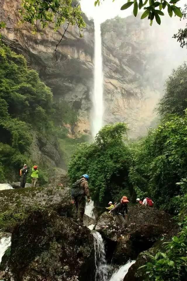 Zhejiang : Chute mortelle dans une cascade 