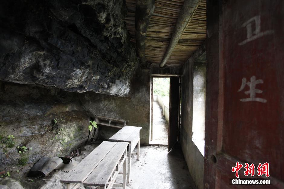 L’ancienne classe des jeunes élèves. Maintenant, les enfants étudient a l’école de Ganshuijing du village de Xinzhai.