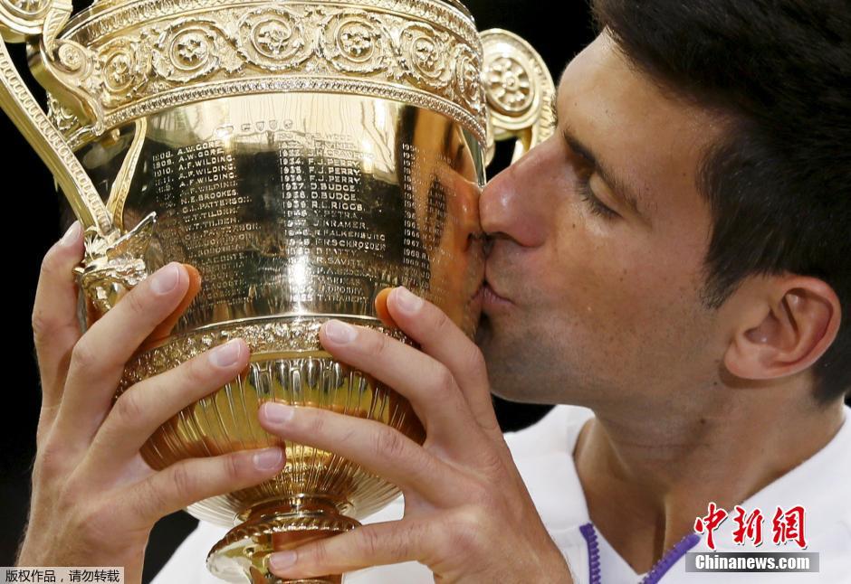 Tennis : Djokovic remporte son neuvième sacre en Grand Chelem