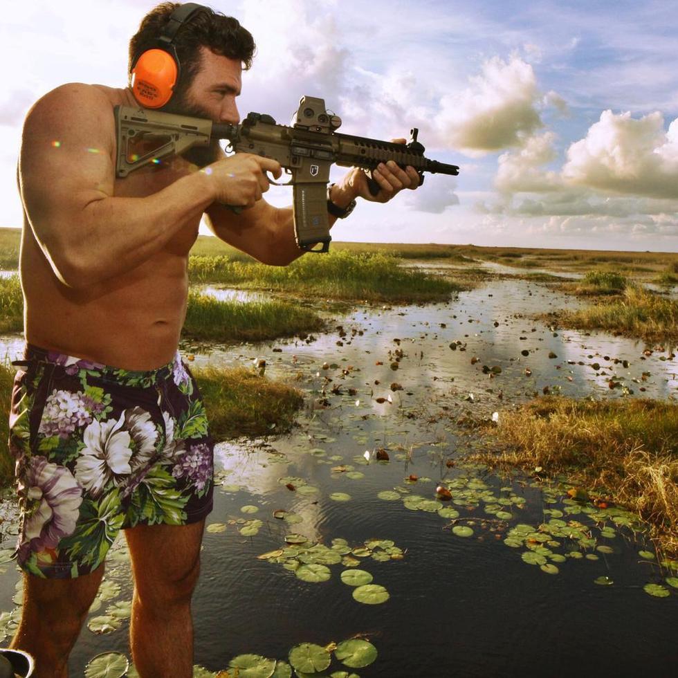 Quand le Fantasque Dan Bilzerian tire sur des drones 