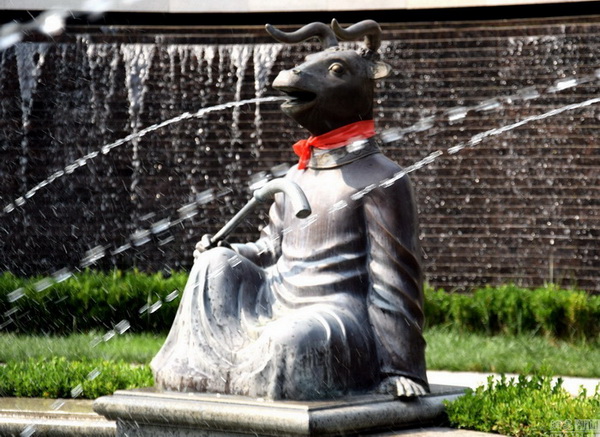 Les douze têtes en bronze du zodiaque chinois dans le Shandong