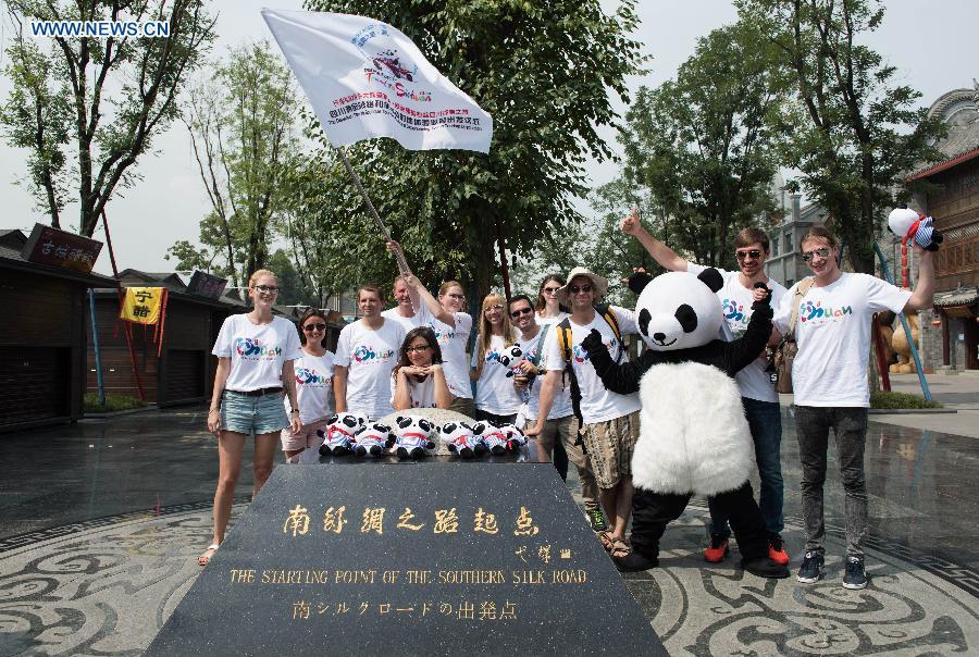 Pandas géants : 12 fans européens à Chengdu