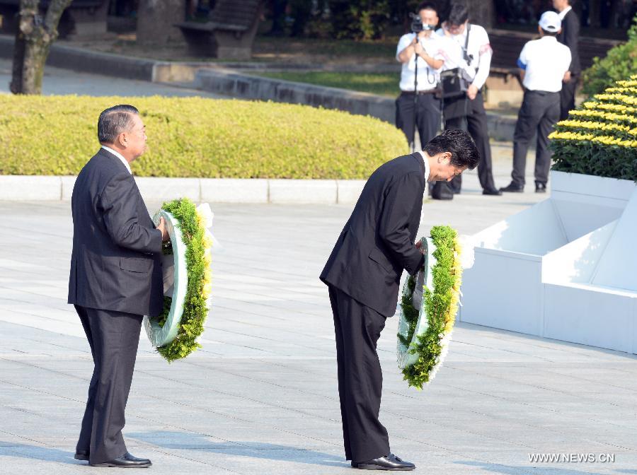 Hiroshima commémore le 70e anniversaire du bombardement atomique