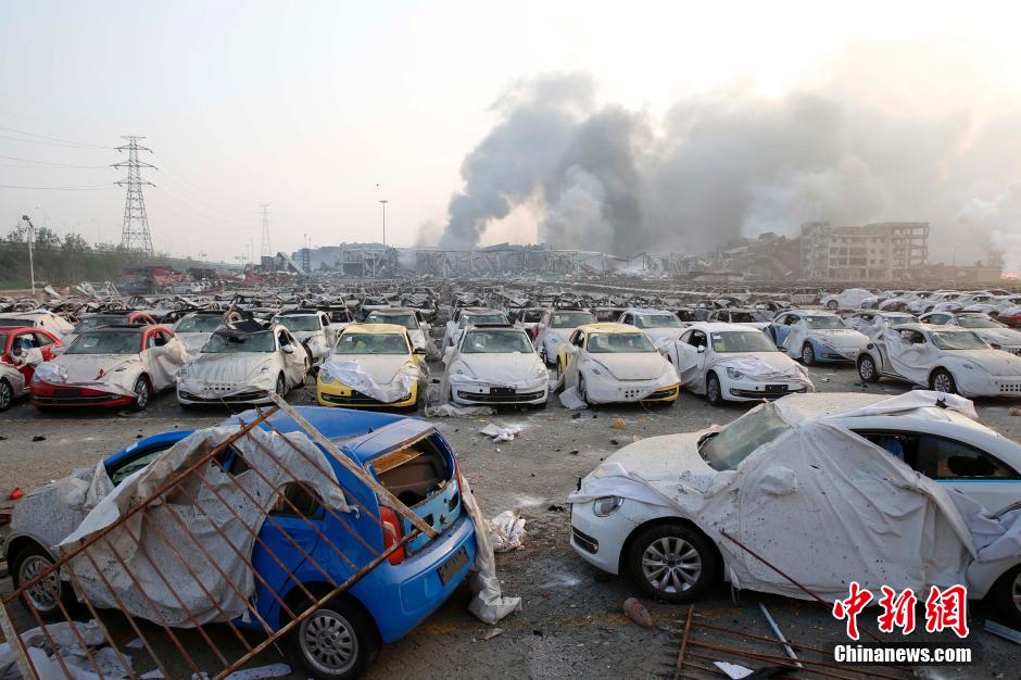 Une série de violentes explosions secoue Tianjin