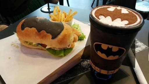 Un hamburger Batman, ?a vous dit ? Alors direction la Malaisie…