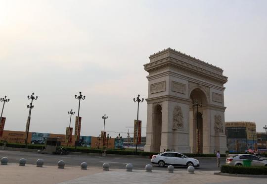 Zhengzhou a son Arc de triomphe