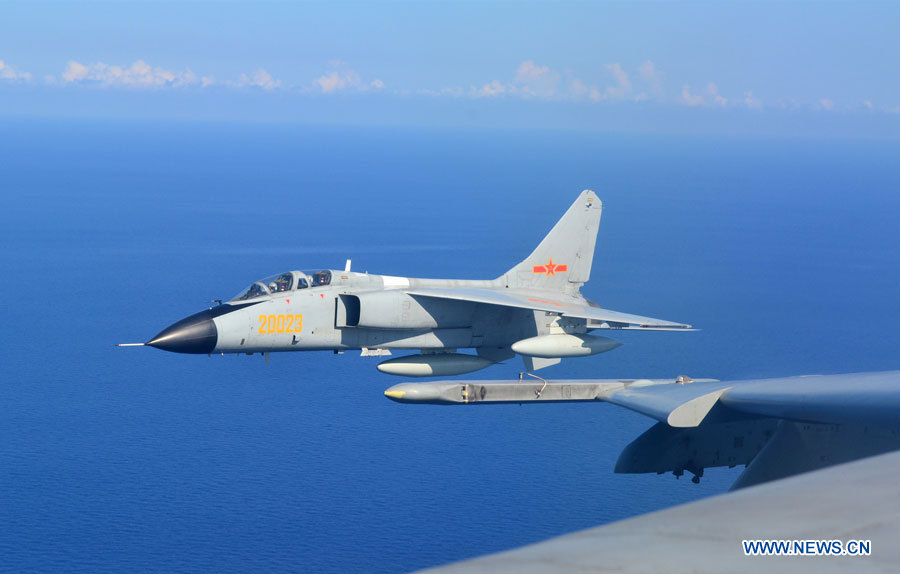 Cinq avions de combat chinois participent à des manoeuvres navales sino-russes