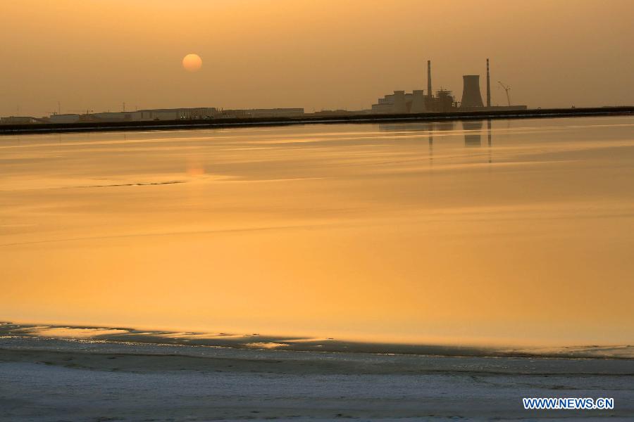 Photos - paysage d'une base de sylvite dans le Xinjiang