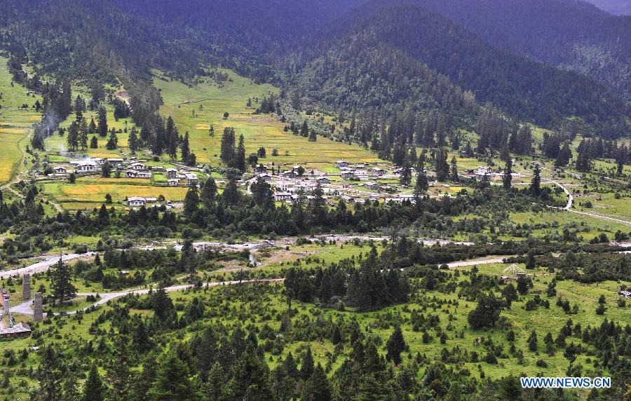 Paysages magnifiques du Tibet