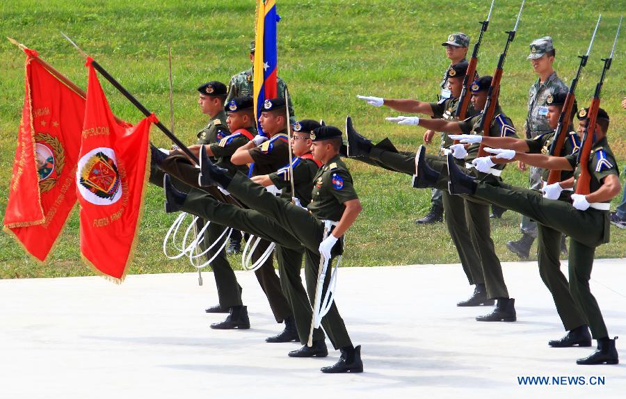 Entra?nements de soldats étrangers qui participeront au défilé militaire du 3 septembre