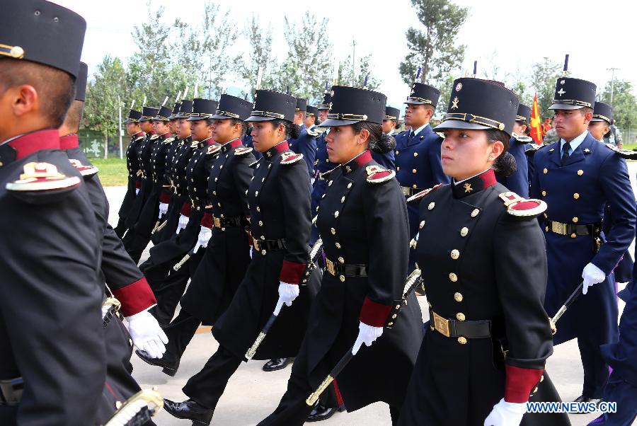 Entra?nements de soldats étrangers qui participeront au défilé militaire du 3 septembre