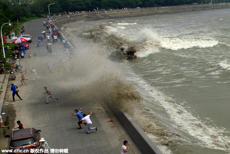 Impressionnant mascaret dans le Zhejiang