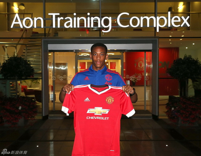 Football : Manchester United officialise l'arrivée de Martial