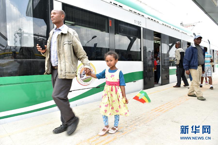 Afrique : le premier tramway con?u par la Chine opérationnel en Ethiopie