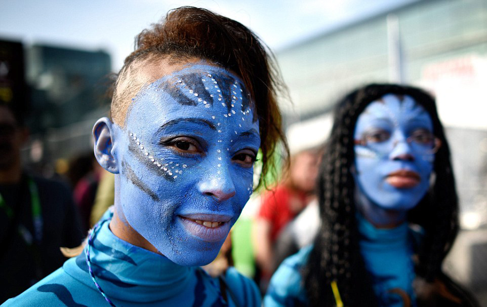 Réunion de zombies et de super-héros pour l’ouverture de la Comic Con 2015 de New York