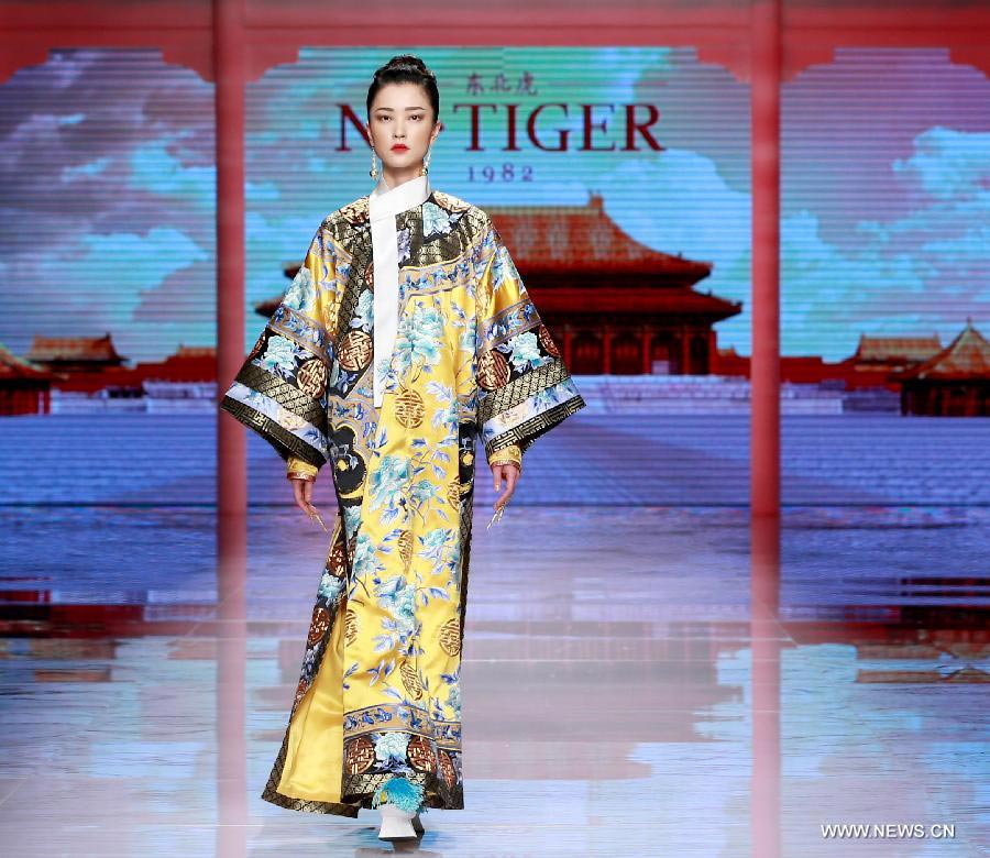 China Fashion Week : toutes en Qipao !