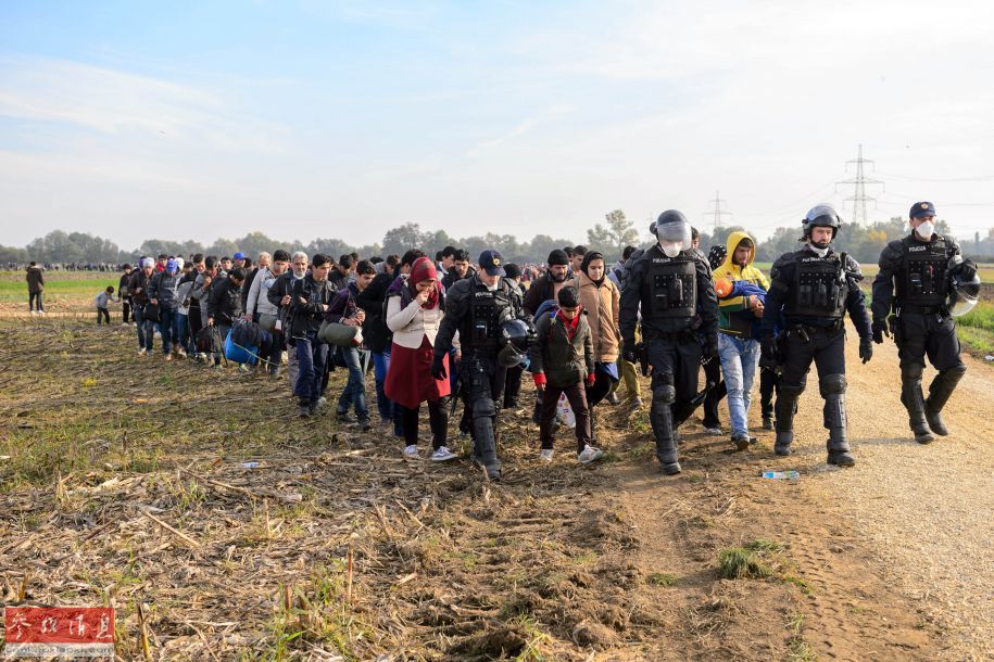 La longue marche périlleuse des migrants vers l'Europe