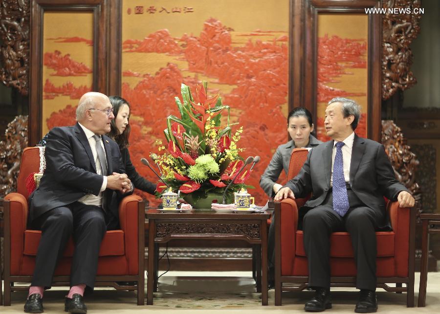 Un vice-PM chinois rencontre le ministre fran?ais des Finances