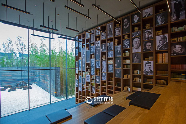 La ville d'eau de Wuzhen et sa splendide bibliothèque