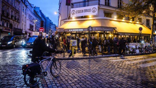 Le café ? La Bonne Bière ? devient le premier lieu des attentats du 13 novembre à rouvrir ses portes