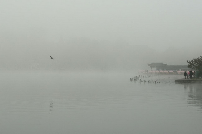 Lac de l'Ouest : neige et smog au programme