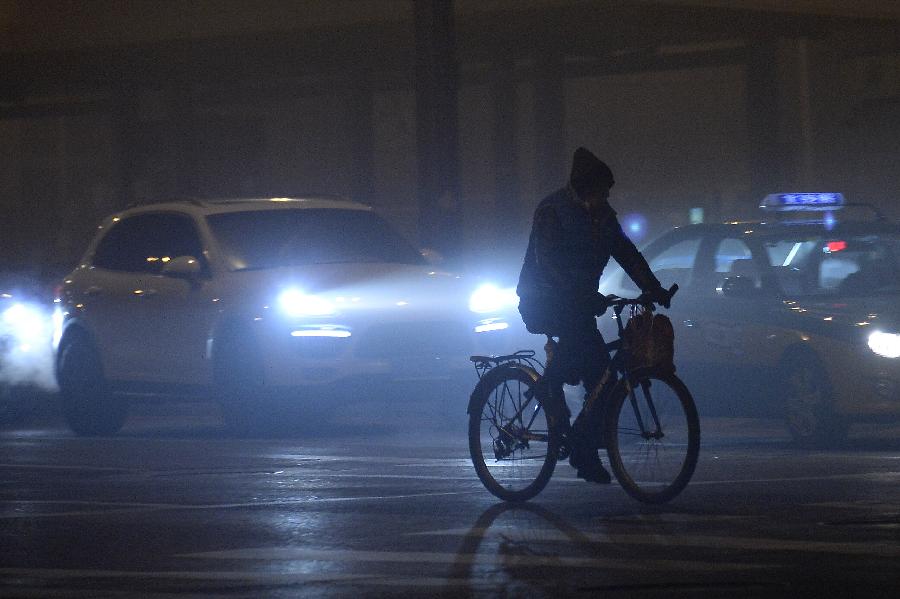 Le smog persiste à Beijing