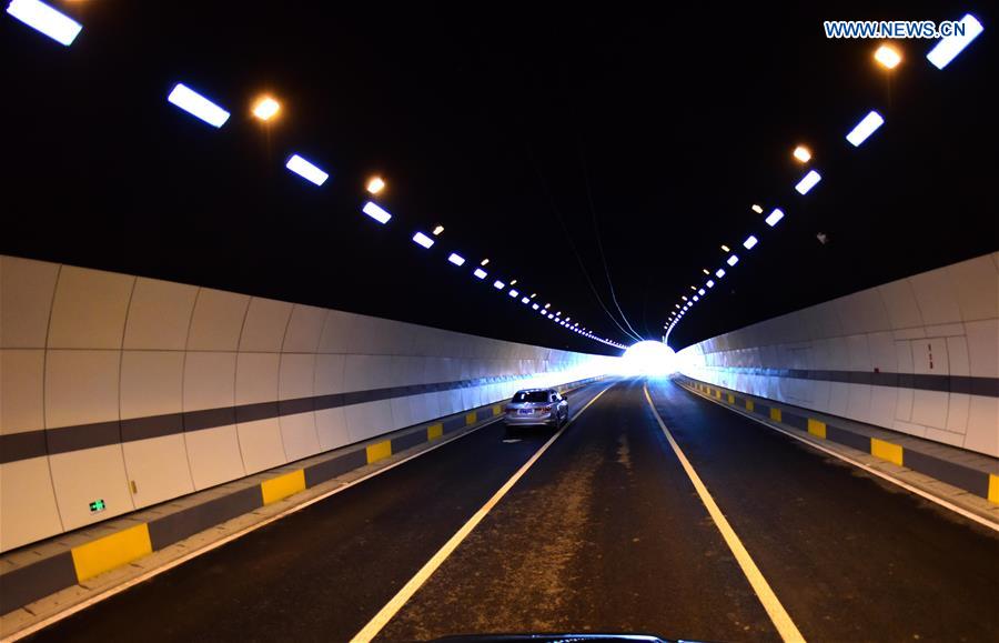 Hubei : ouverture du plus long tunnel sous un lac