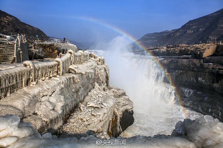 Un monde de glace sur les rives des chutes de Hukou