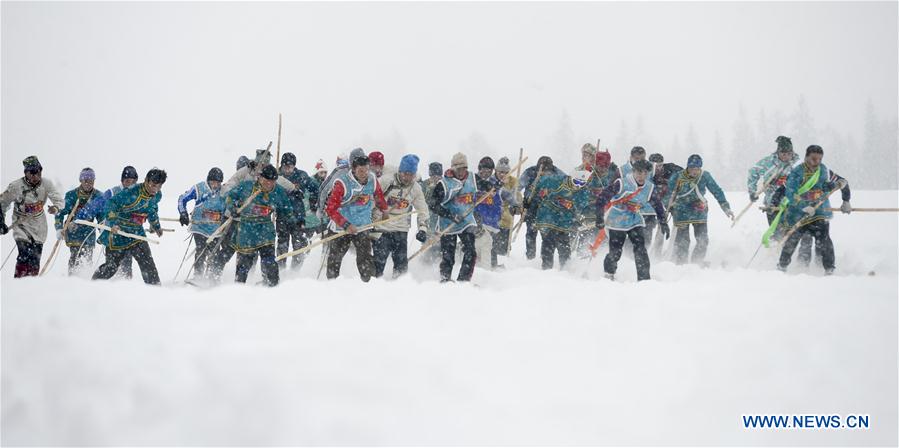 Chasse à ski dans le Xinjiang