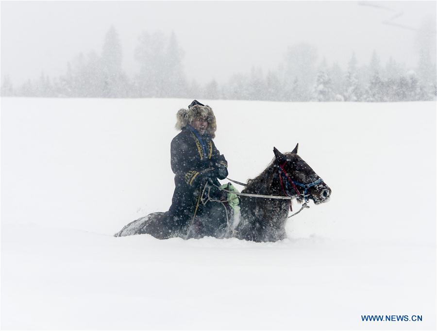 Chasse à ski dans le Xinjiang