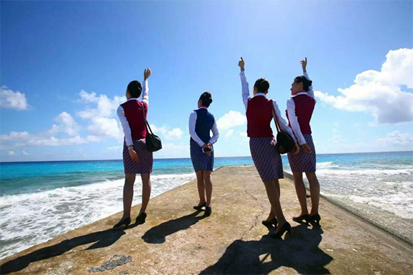 Iles de Nansha : des h?tesses de l'air tout sourire